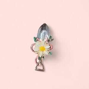 Estate sale find- retro daisy flower with shovel brooch pin